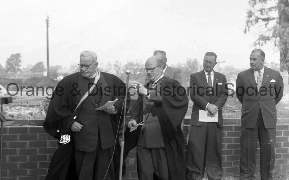 Lieutenant General R G Pollard with Mayor Alan Ridley