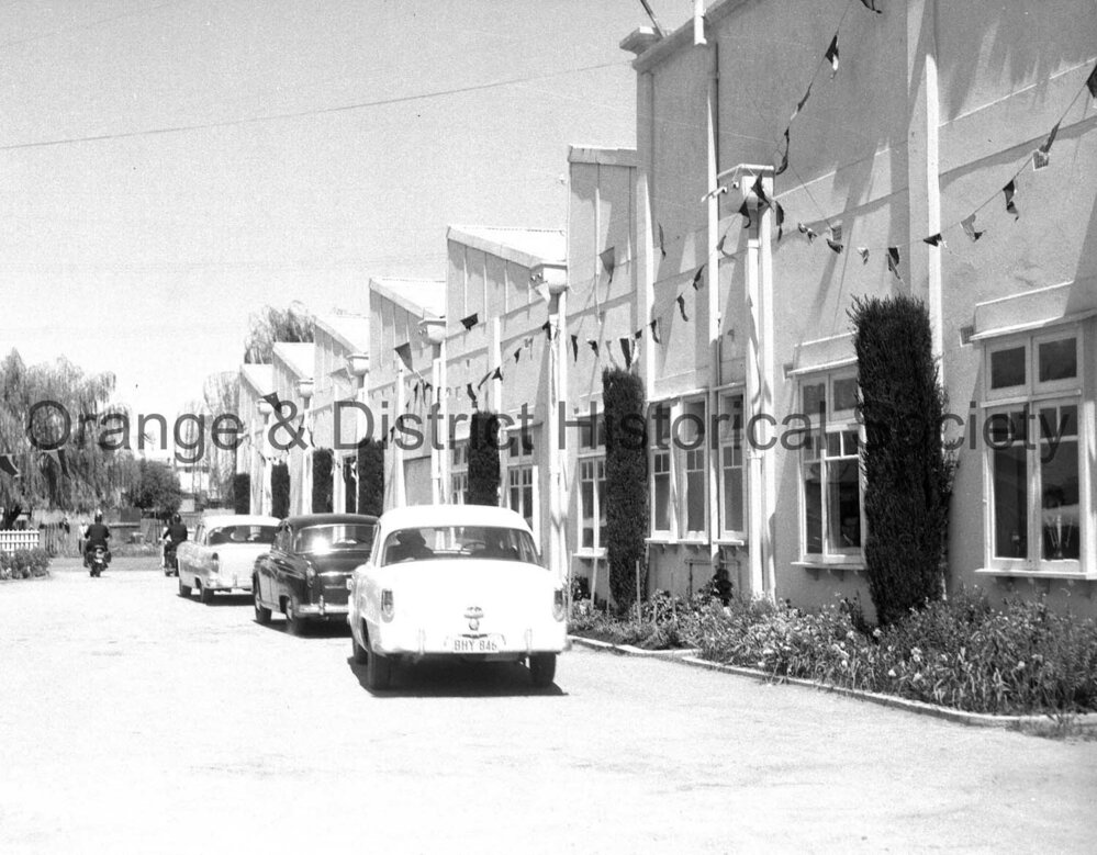 NSW Governor Sir Eric Woodward visits Woollen Mills