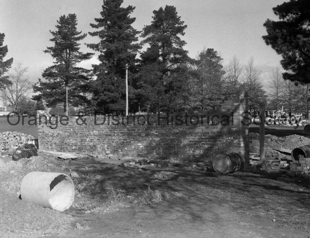 Tennis practice wall