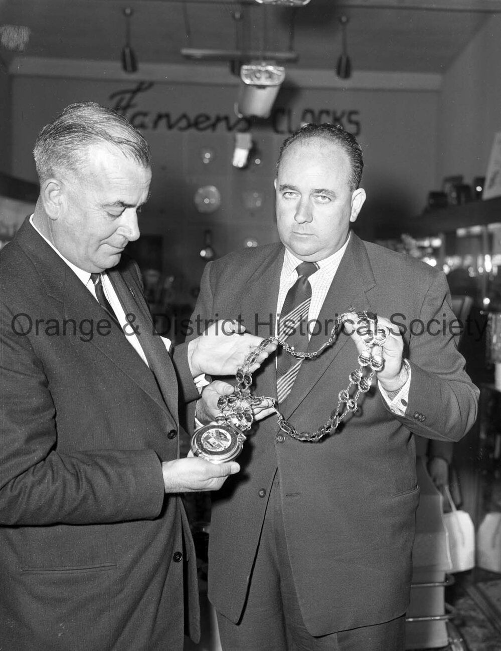 Alderman Ridley &amp; Mr J Kirby with new mayoral chain