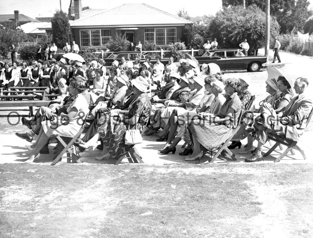 Pat Hills opens Blayney Community Centre