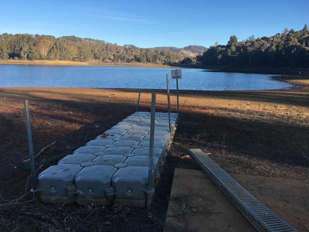 Lake Canobolas "No diving" sign (without water)