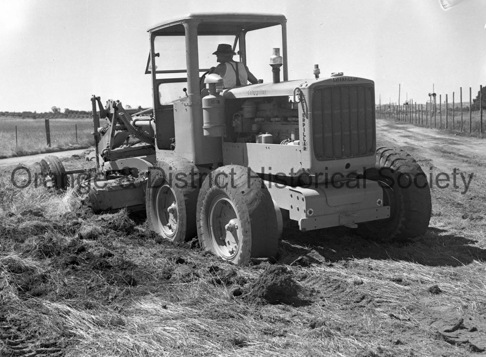 Kevin McNab working on pits at Gnoo Blas
