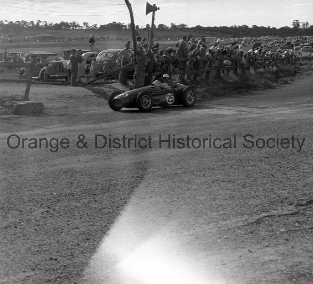 Start of Gnoo Blas car races