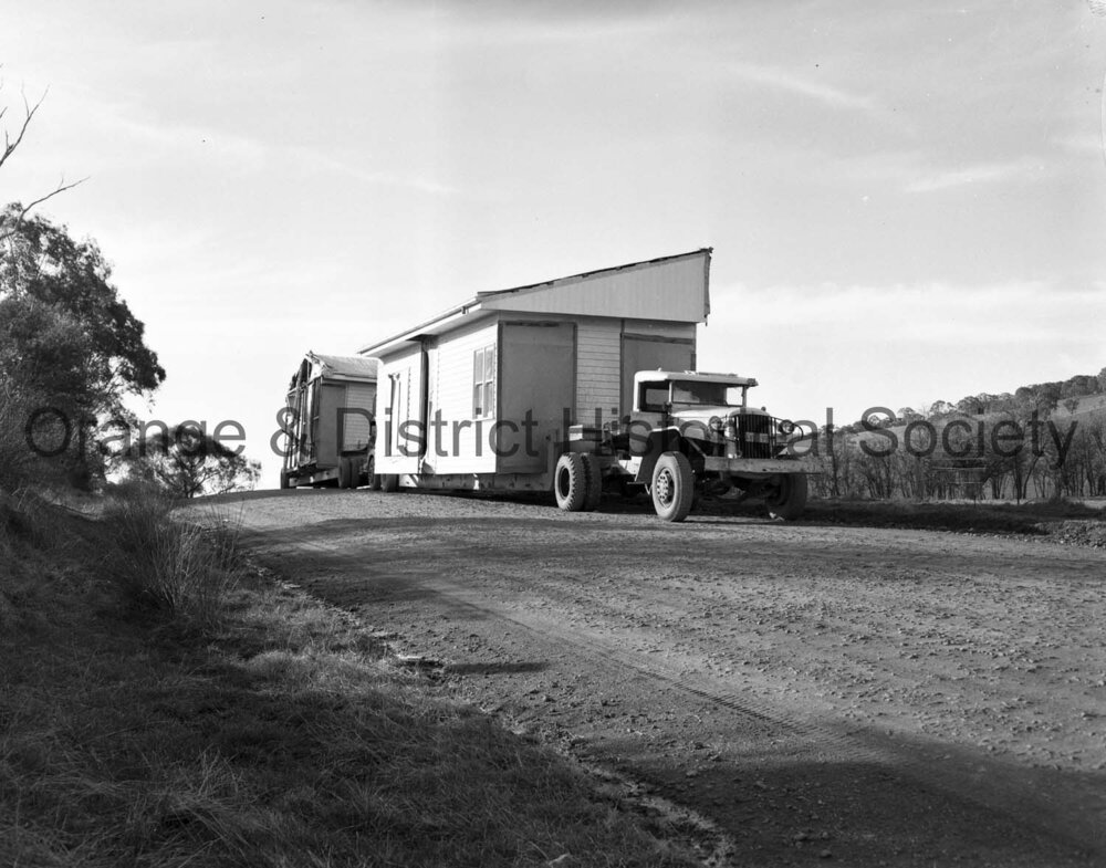 House arriving at Willow Wood