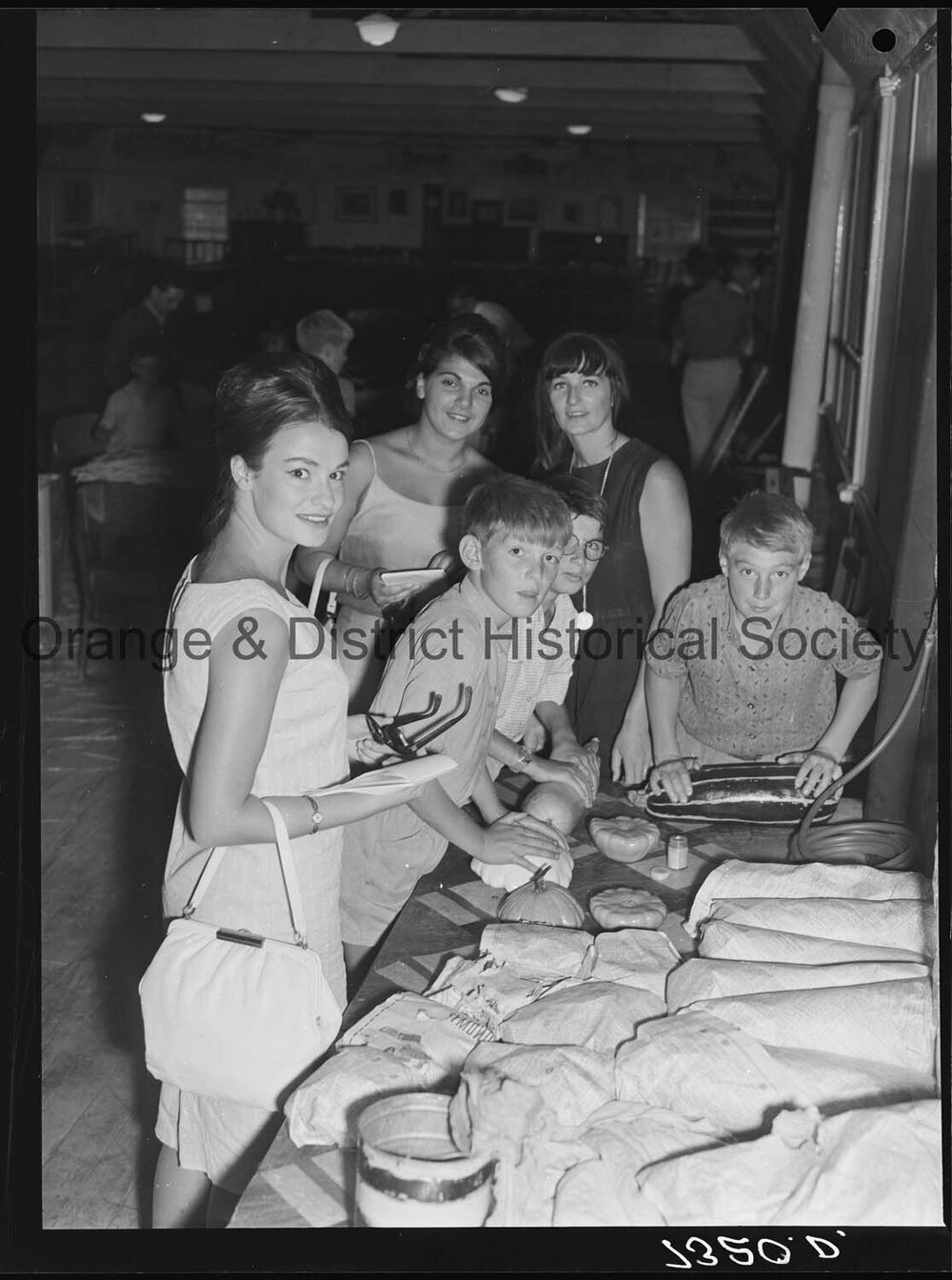 Visiting Sydney journalists at Fairbridge Farm