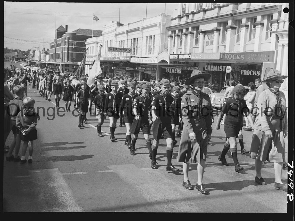 Anzac March and Service in Robertson Park