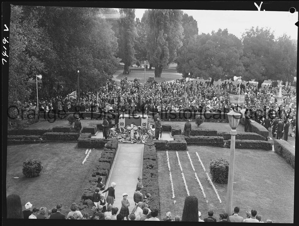 Anzac March and Service in Robertson Park