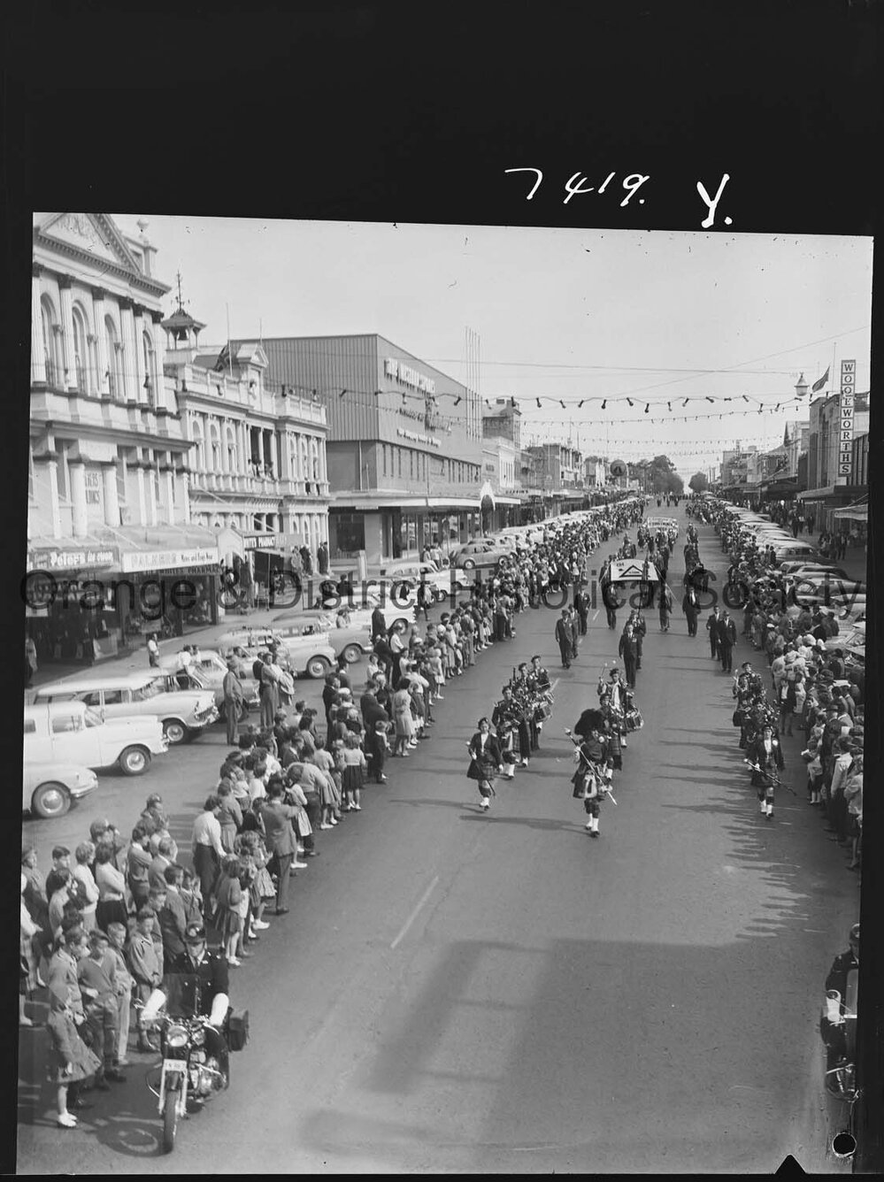 Anzac March and Service in Robertson Park