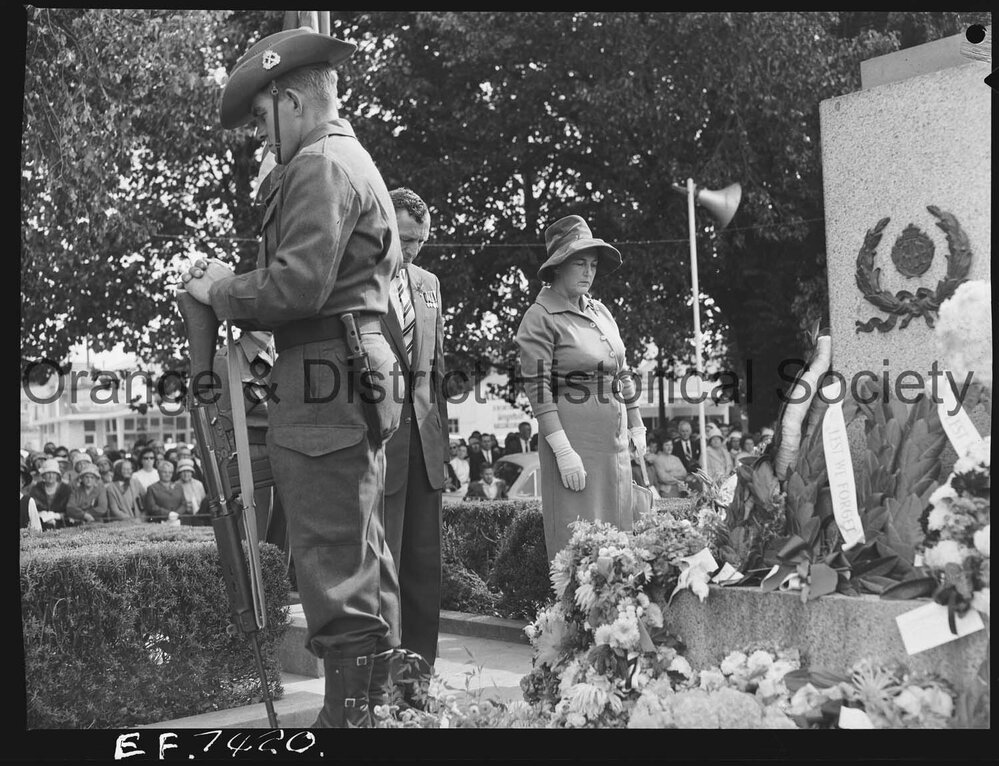 Anzac March and Service in Robertson Park