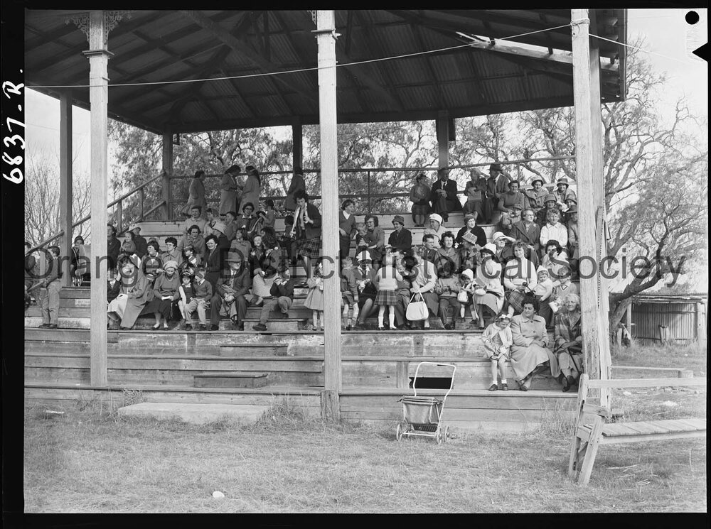 Molong Show