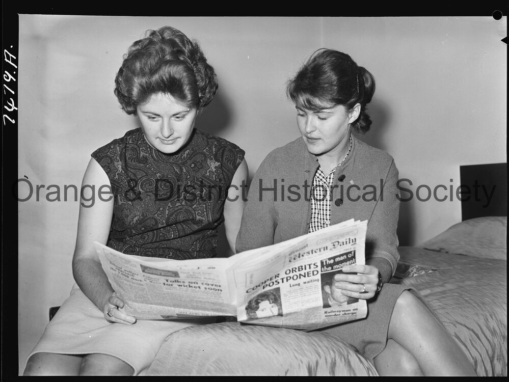 Joy Jernberg (left) and Lana Roy from Canada
