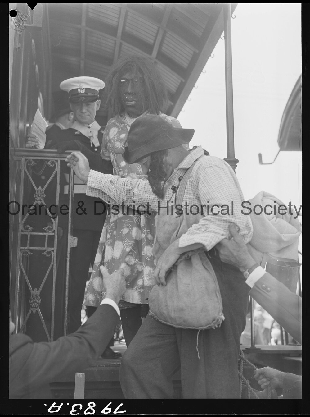 Vintage train arriving in Orange | Central West Libraries