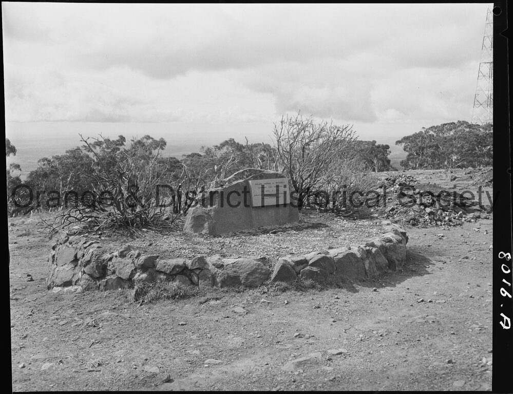 Major Thomas Mitchell memorial on Mount Canobolas