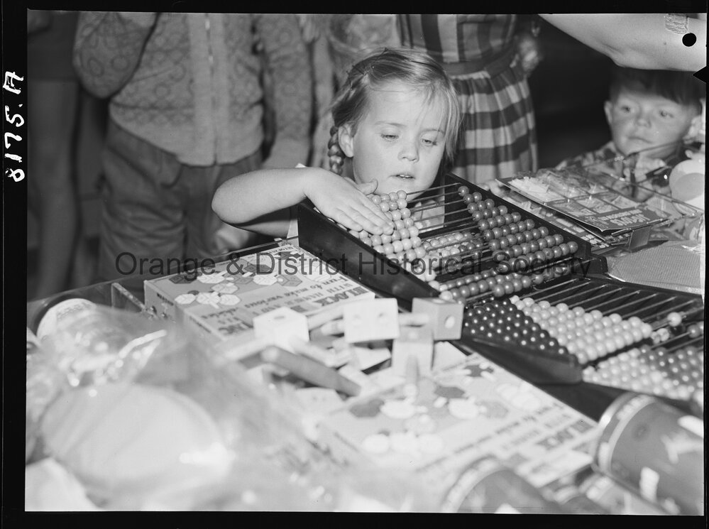 Young children at Christmas Shopping in Woolworths