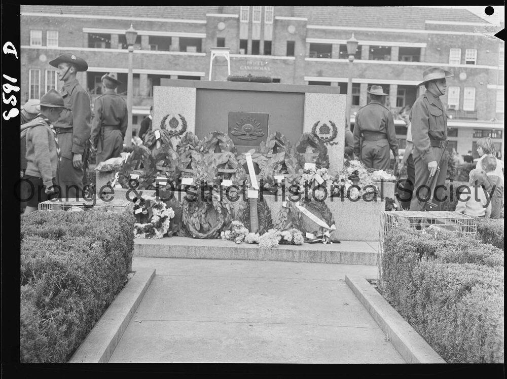 Cenotaph in Robertson Park