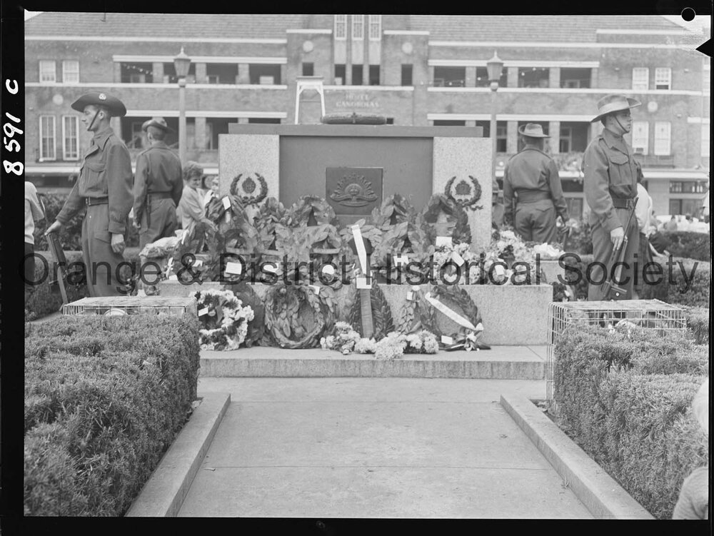 Cenotaph in Robertson Park