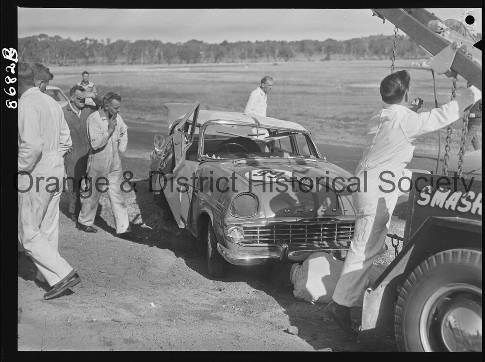 Car races at Towac