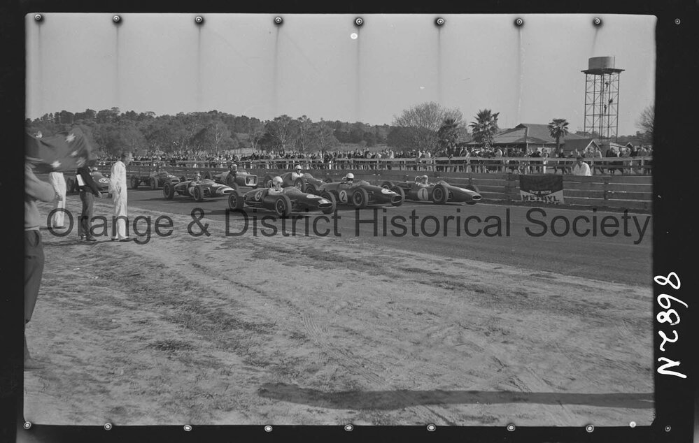 Car races at Towac
