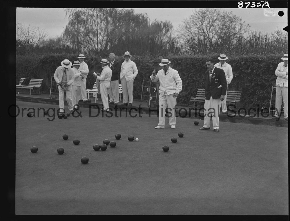 Combined Victorian and NSW bowling teams at Newstead