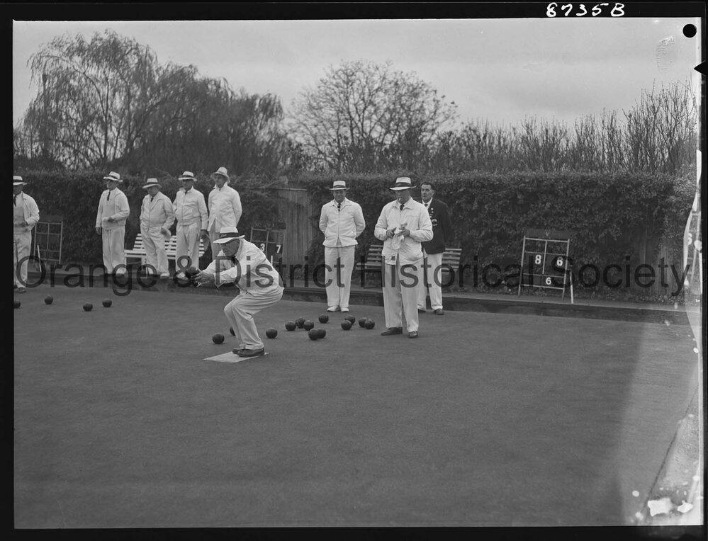 Combined Victorian and NSW bowling teams at Newstead
