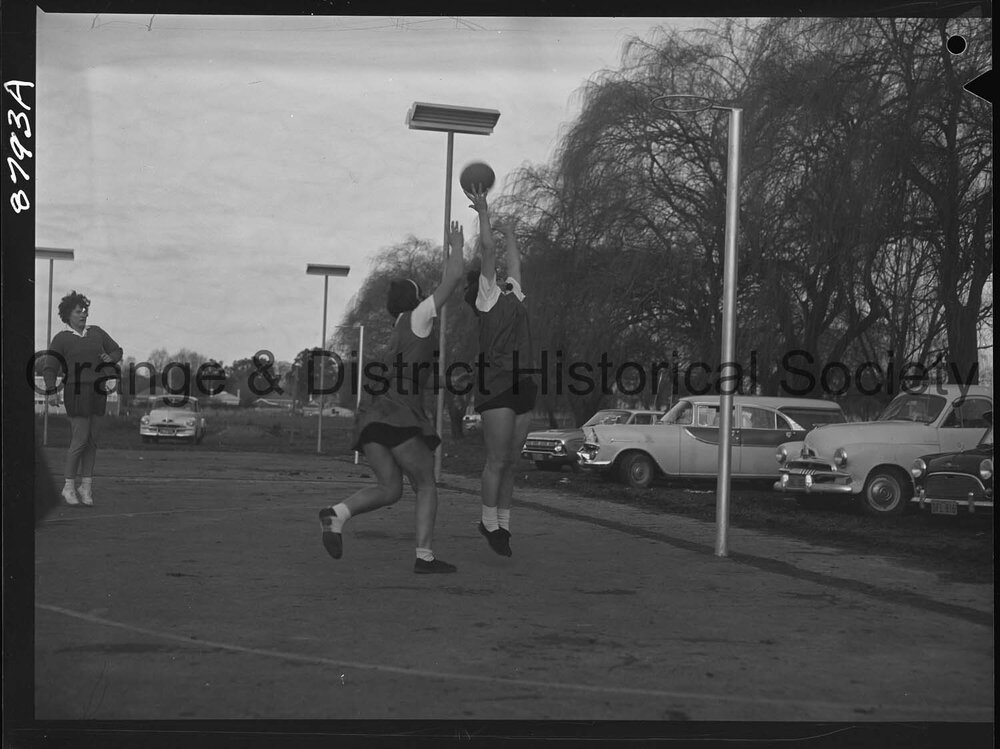 Yvonne Ridley and Anne Hawke in basketball final