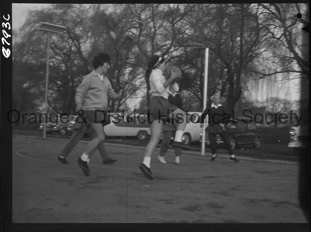 Yvonne Ridley and Anne Hawke in basketball final