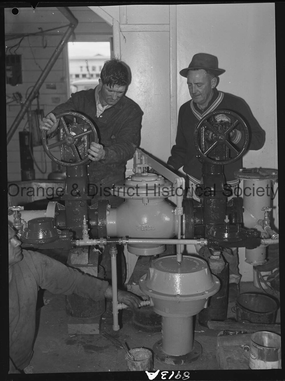 Gas Works, AGL attendants with new equipment