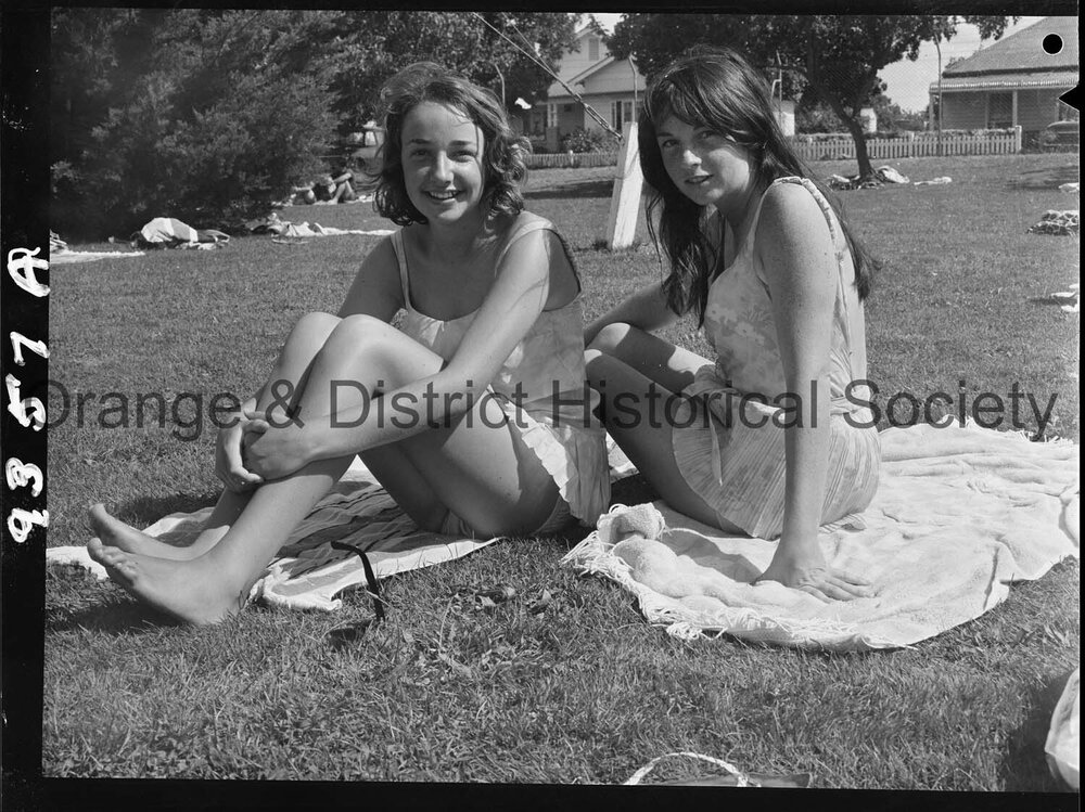 Margaret and Helen Fisher