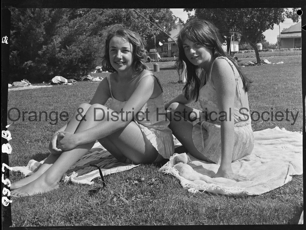 Margaret and Helen Fisher
