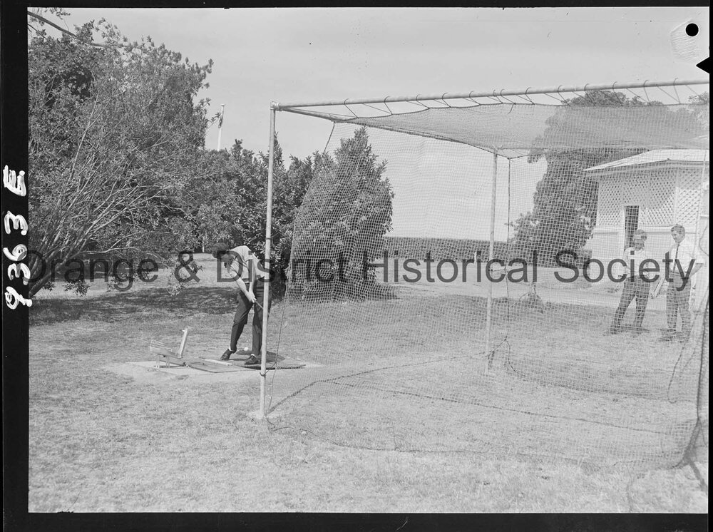 Golf practice net