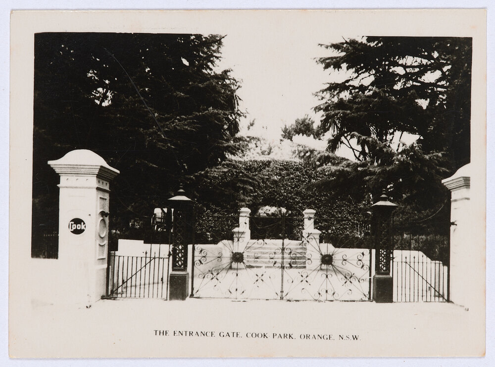 The entrance gate, Cook Park, Orange