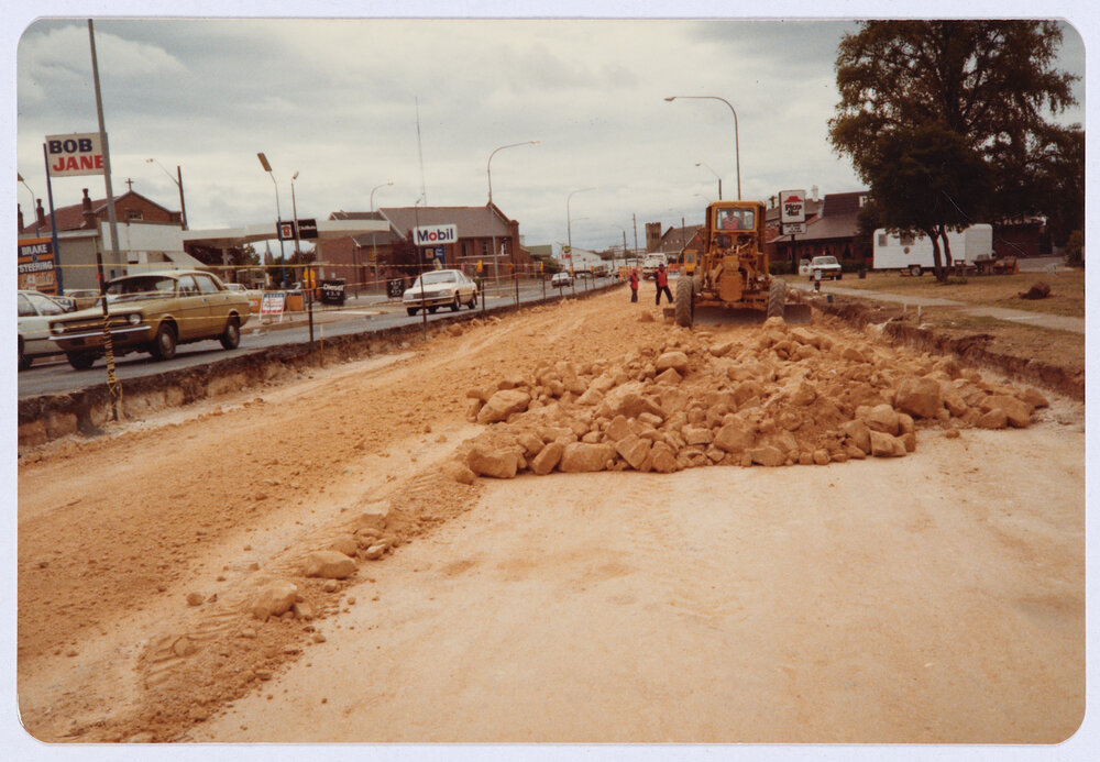 Construction works of Bathurst Road, Orange
