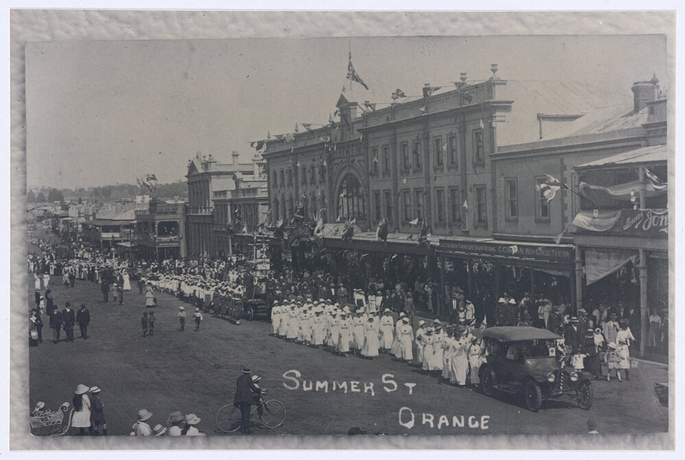 Summer Street, Orange
