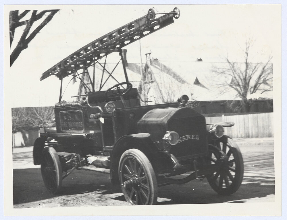 First motorised fire engine, Orange