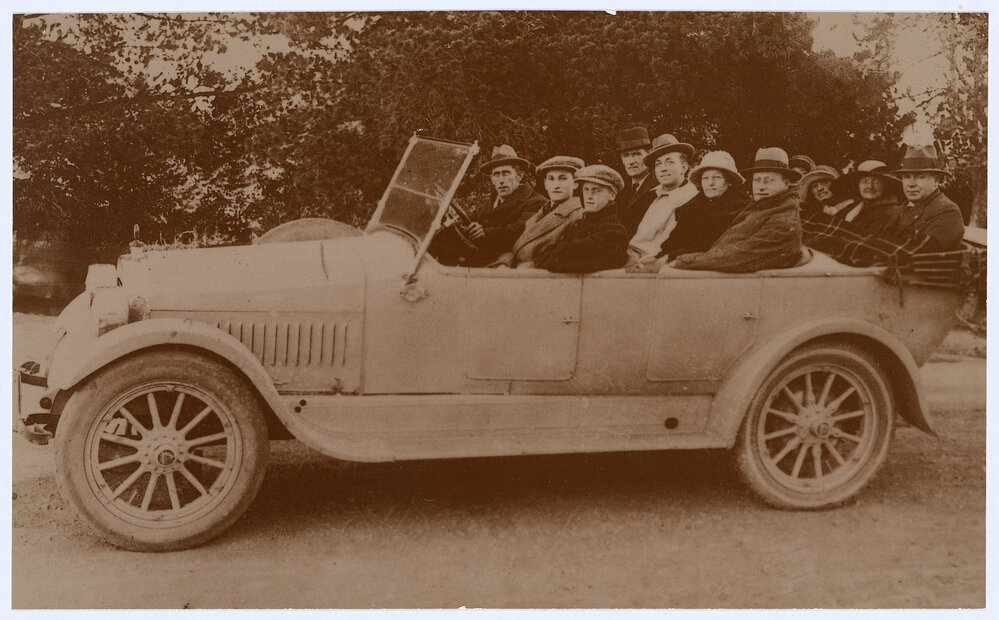 Unidentified carload of people