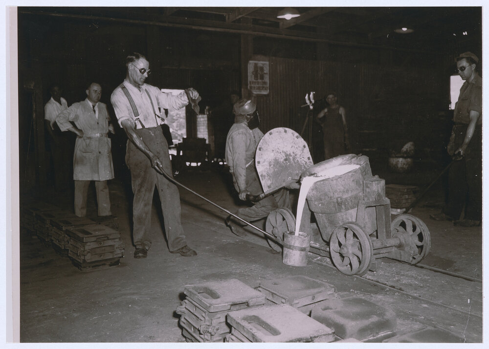 Casting iron components for washing machines at Emmco factory, Orange