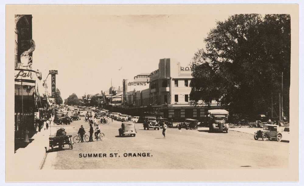 Six views of Orange - Summer Street