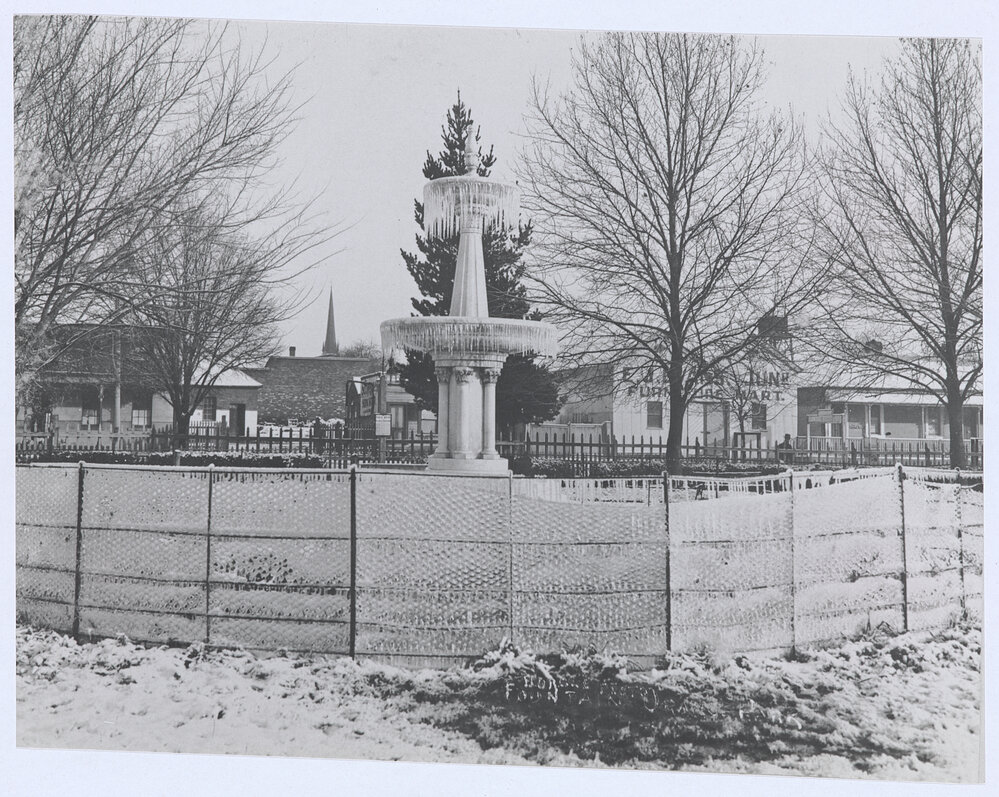 Whitney Fountain, Robertson Park