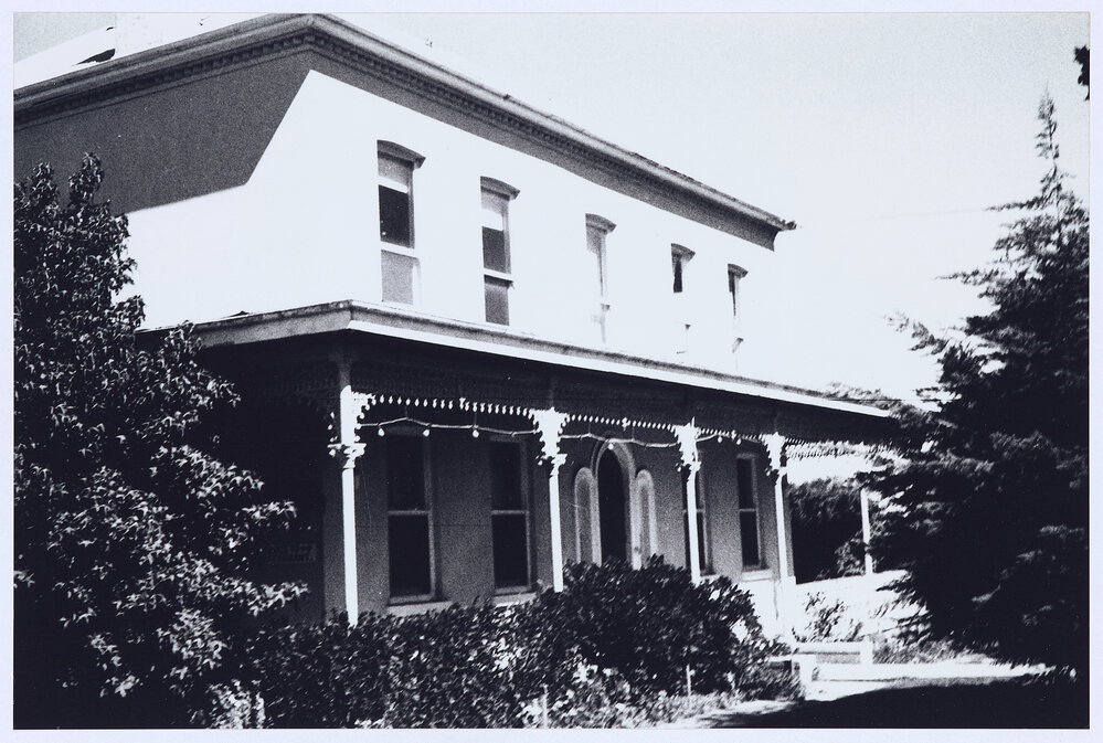Residence, Orange