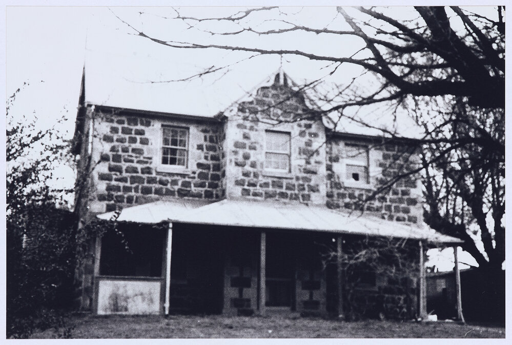 Residence, Orange
