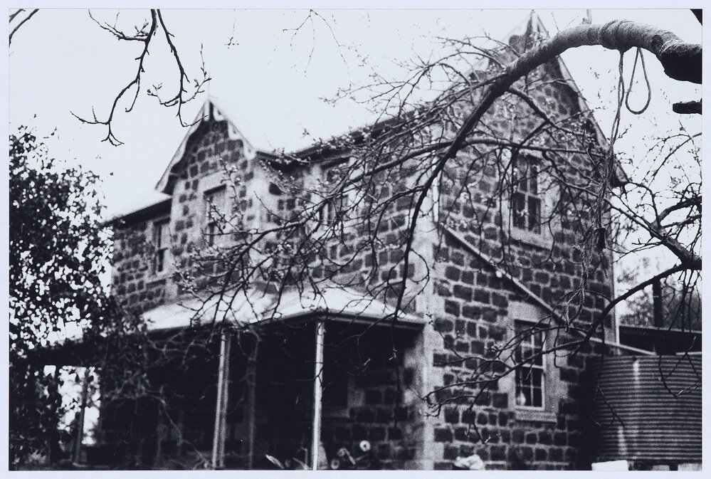 Residence, Orange
