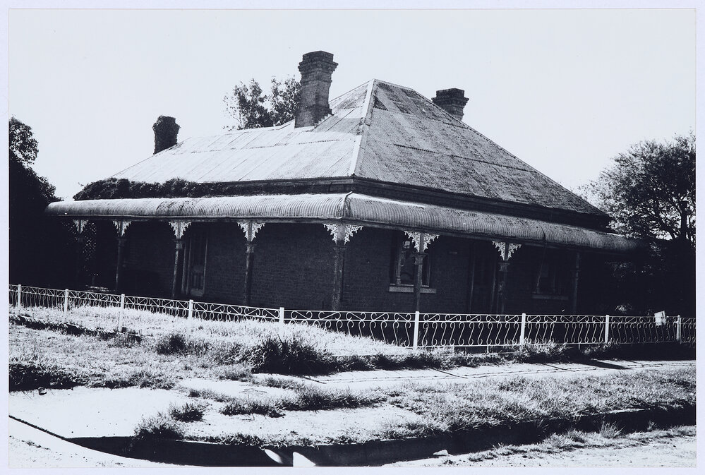 Rowena, 81 Autumn Street, Orange