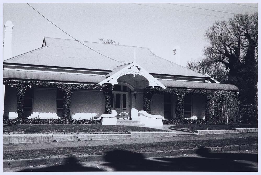 Mena, 50 Kite Street, Orange