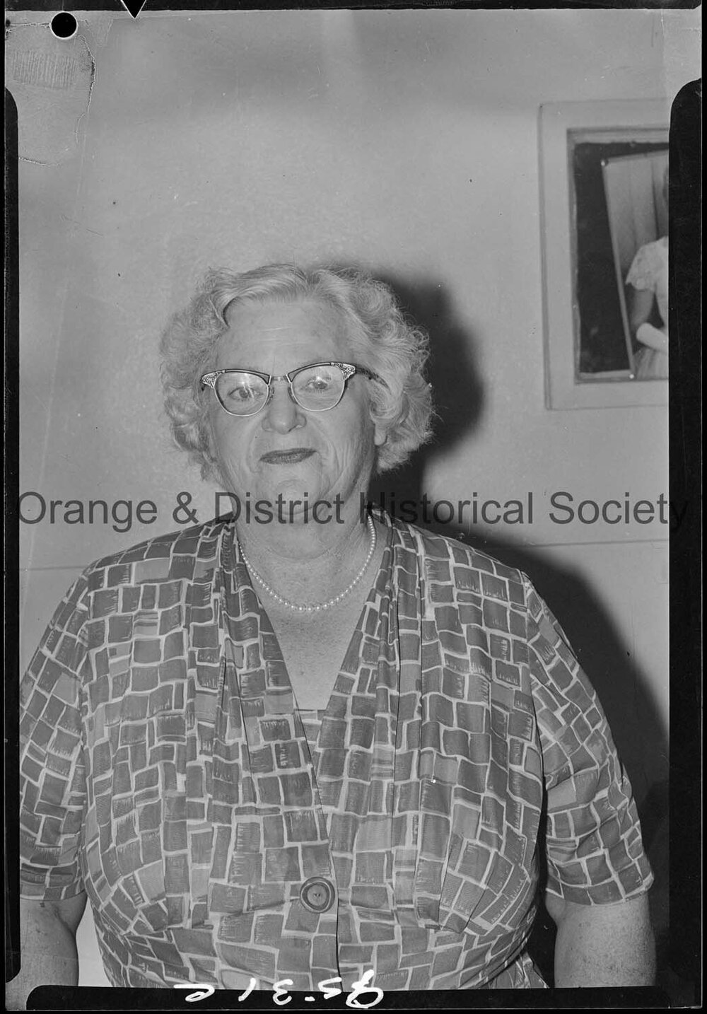 Passport photo Mrs Herb Lapham