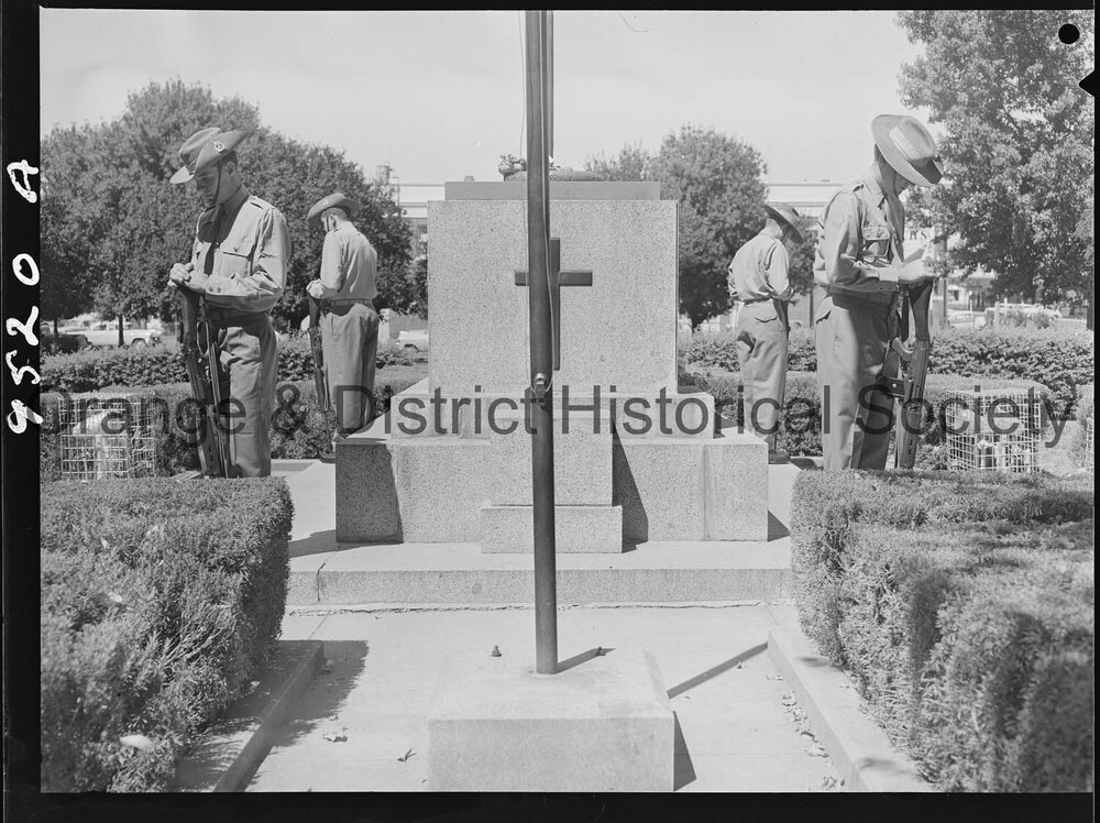 Military salute for Churchill Week