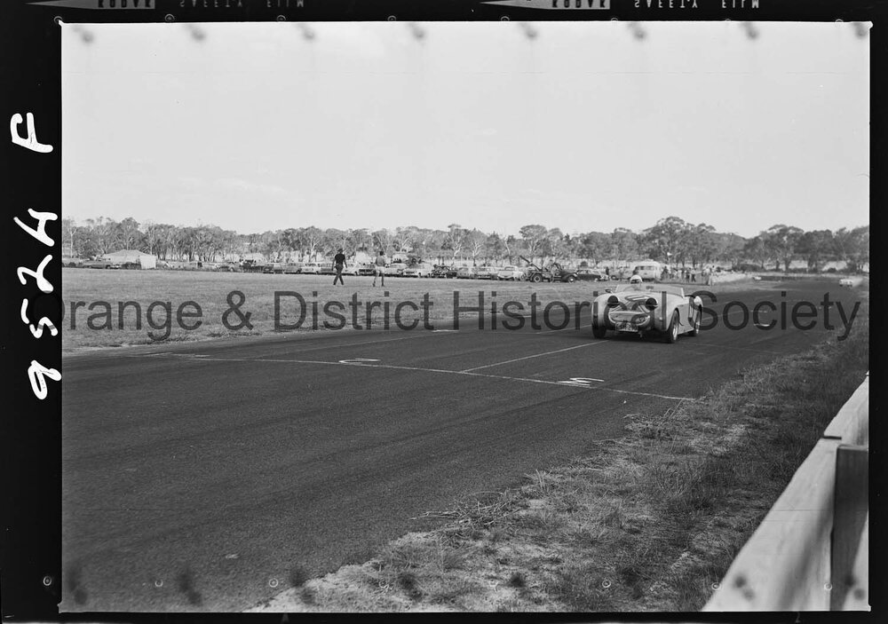 Car races at Towac Motor Racing Circuit