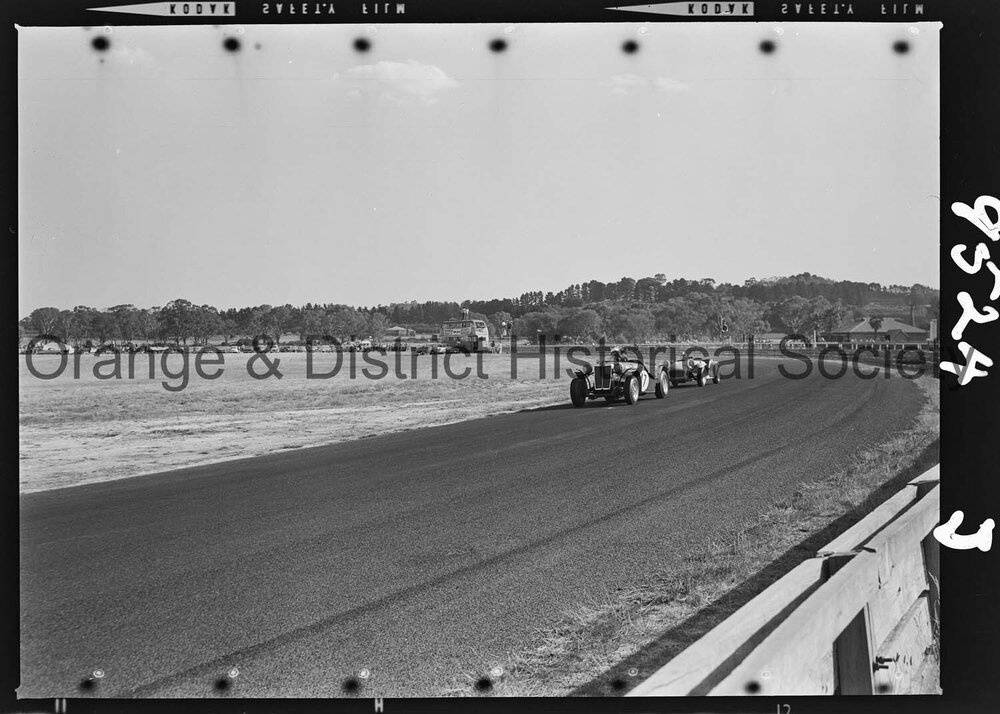 Car races at Towac Motor Racing Circuit