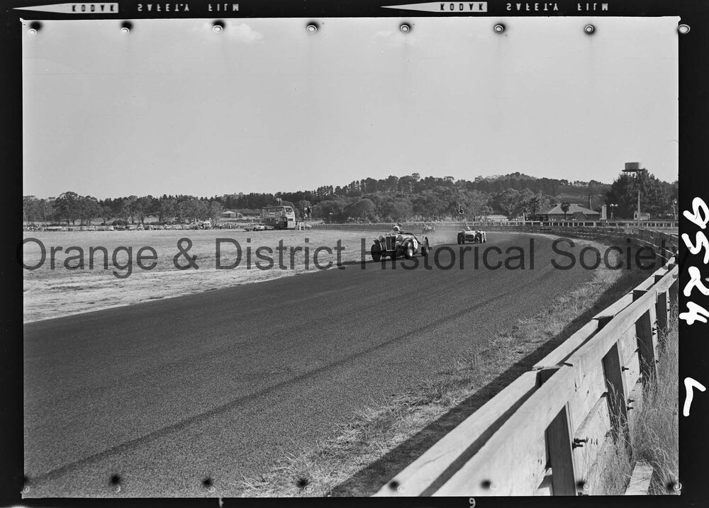 Car races at Towac Motor Racing Circuit