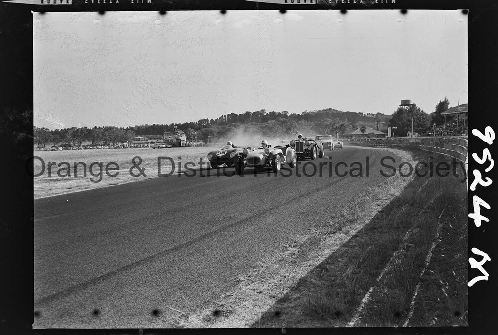 Car races at Towac Motor Racing Circuit